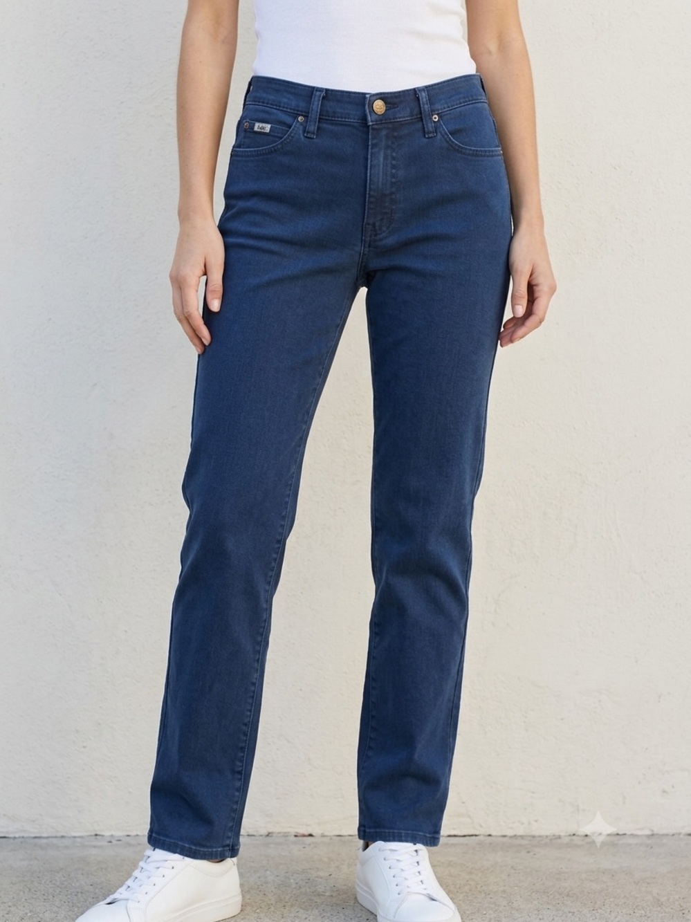 LEE Relaxed Straight Leg Jeans 6 Indigo Wash NWOT
